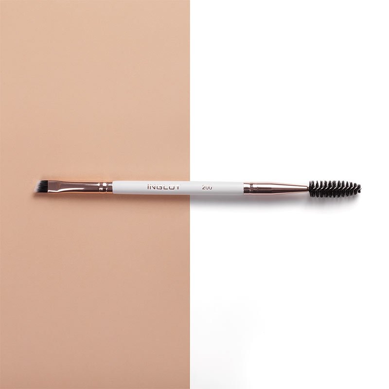 Duo Brow & Wing Makeup Brush 200 by Inglot