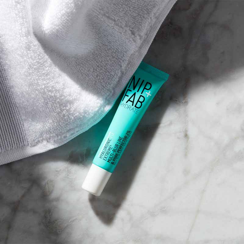 Hyaluronic Fix Extreme 4 Multi-Blur Line & Pore Perfector 2% by Nip + Fab